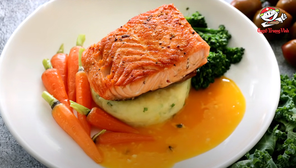 Cá Hồi Sốt Chanh Leo