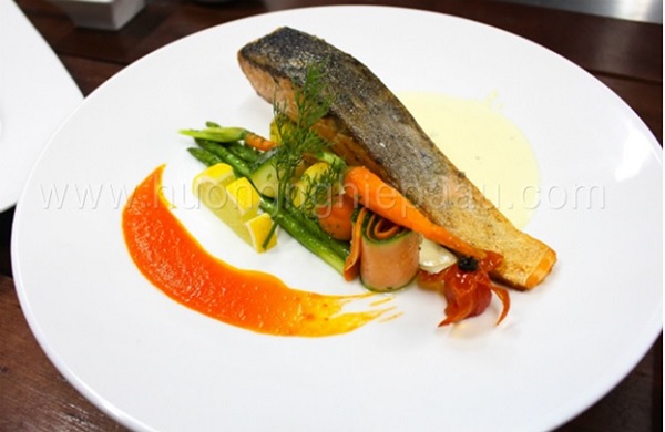 Cá Hồi Sốt Kem Chanh
